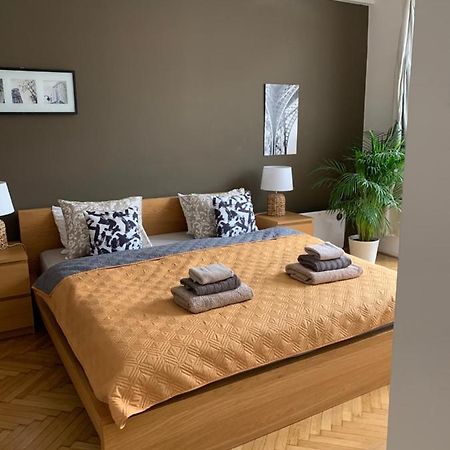 Apartamento Anenska By Charles Bridge 2 Praga Exterior foto